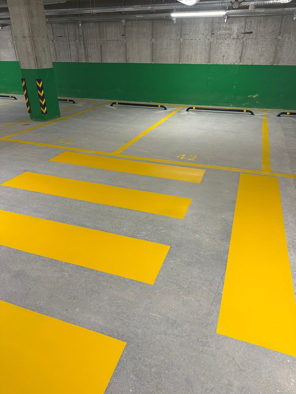 Folkart Nova otopark epoksi zemin kaplama şerit detayı