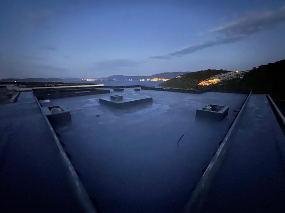 Bvlgari Mansions Bodrum - çatı terasında poliüretan püskürtme uygulaması